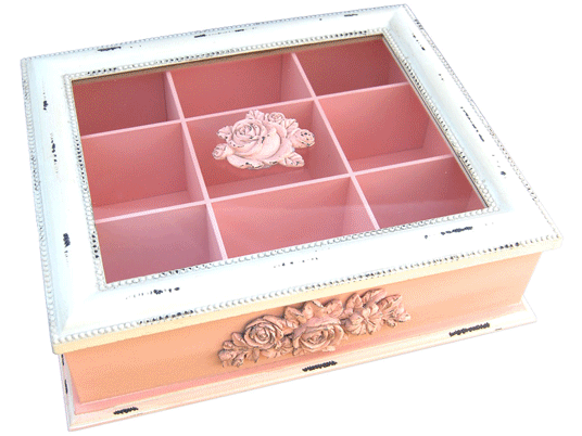 Boite à thé rose moulures style romantique