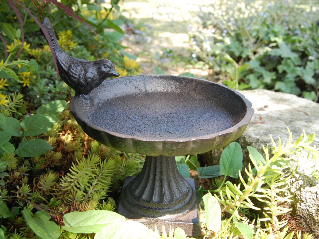 Plateau de graines en fonte avec oiseaux décoratifs