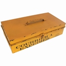 Caisse jaune antique - Courrier à expédier 